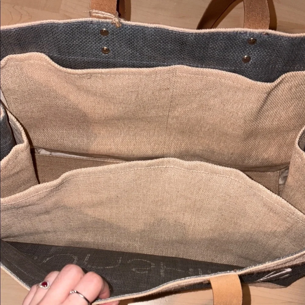 Black and Tan Tote Bag - Picture 5 of 7